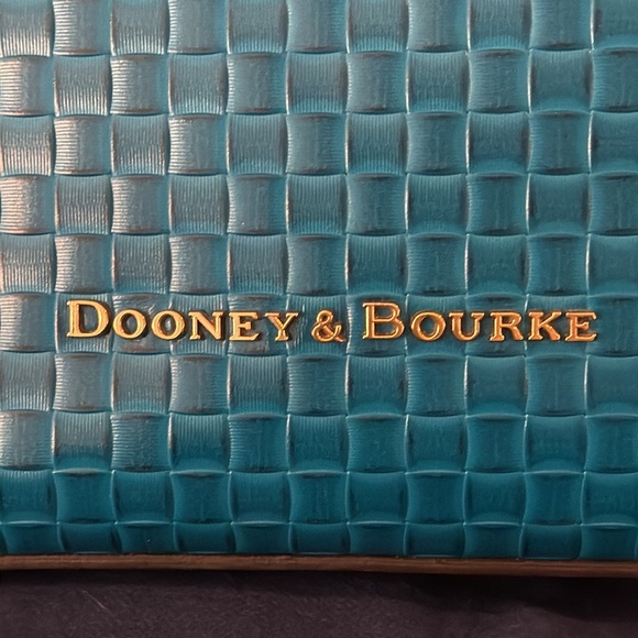 Dooney & Bourke Liliana Tote with dust bag - Picture 3 of 8